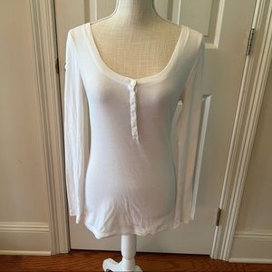Old navy white long sleeve scoop neck  shirt sz medium